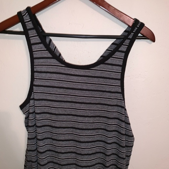 Old Navy Women’s Black and Gray Striped Sleeveless Romper - Picture 4 of 7